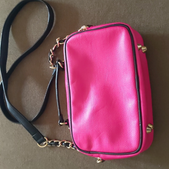 Gently used pink Betsey Johnson Radio Here Comes Treble Crossbody Purse - Picture 2 of 5